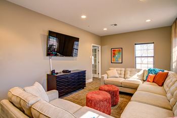 Living Room at Northshore Apartment Homes, Portland, TX